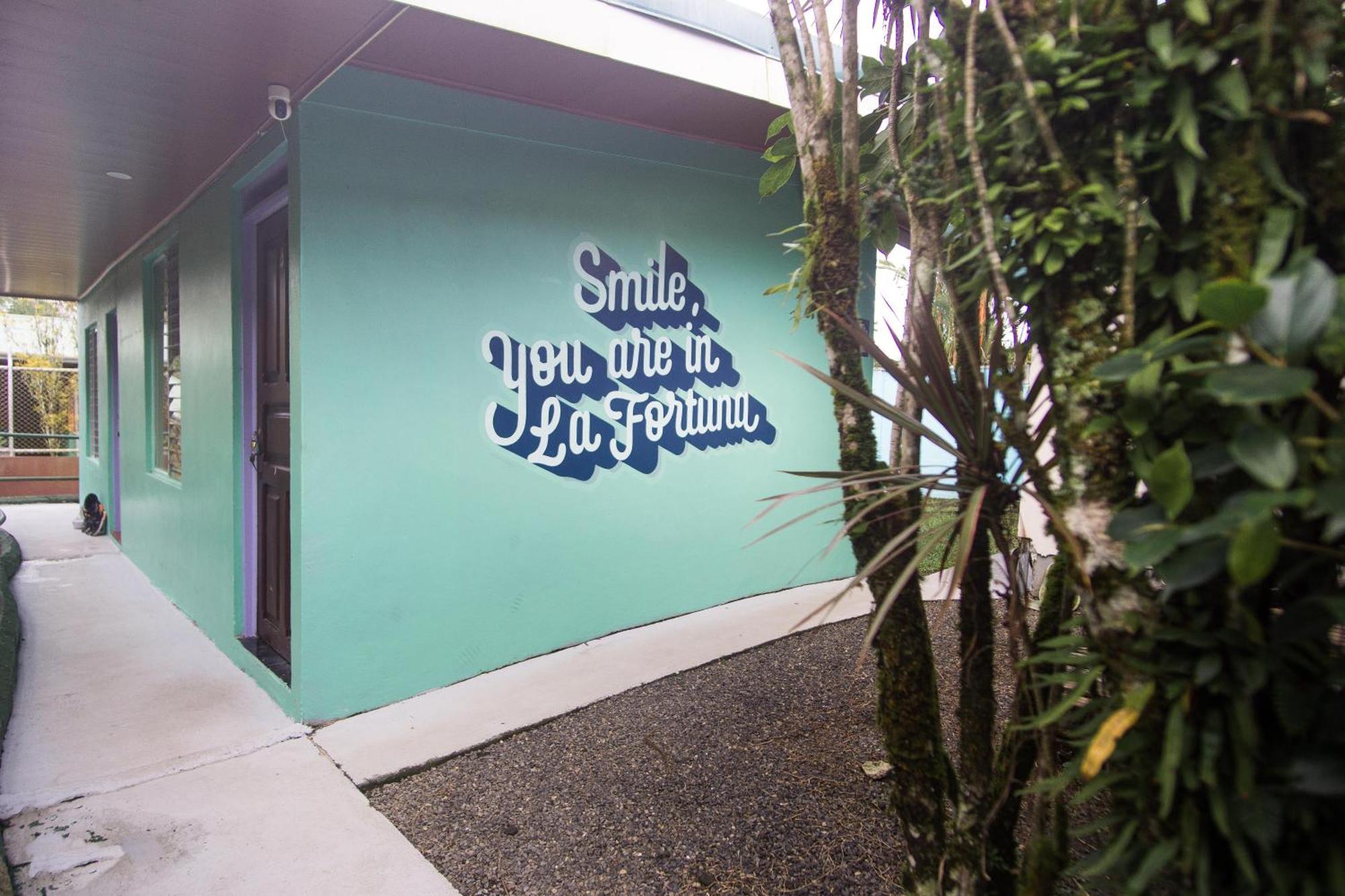 Pura Vibra Hostel La Fortuna Eksteriør bilde
