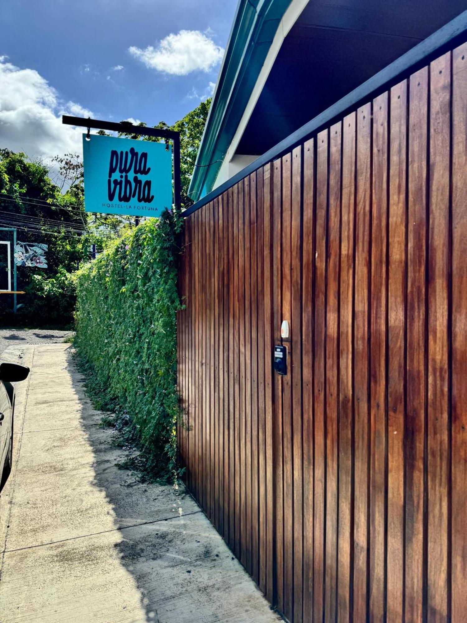 Pura Vibra Hostel La Fortuna Eksteriør bilde
